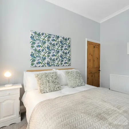 Sunnybank Holiday home *